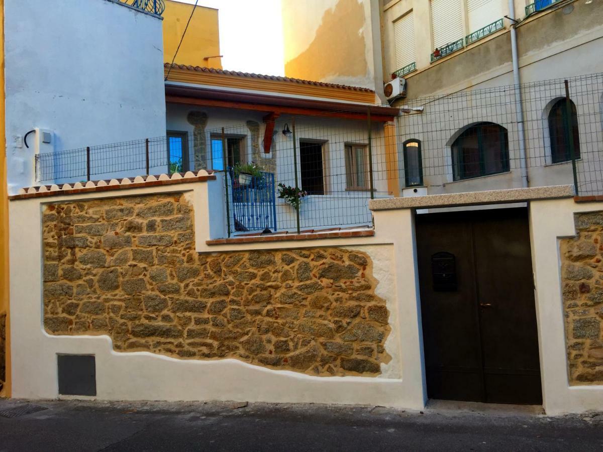 B&B Pascal House Nuoro_Iun E5016 Nuoro  Ngoại thất bức ảnh