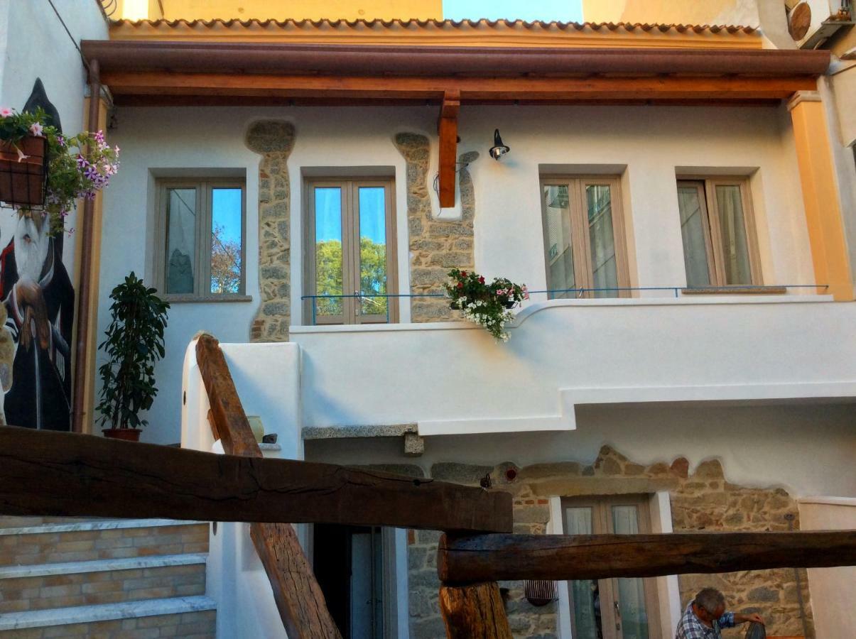 B&B Pascal House Nuoro_Iun E5016 Nuoro  Ngoại thất bức ảnh